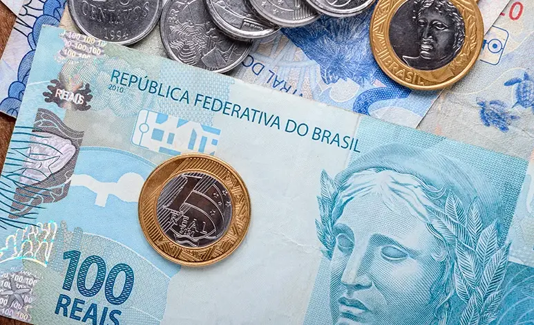 Brazilské peníze: bankovka a mince pro Brazílii